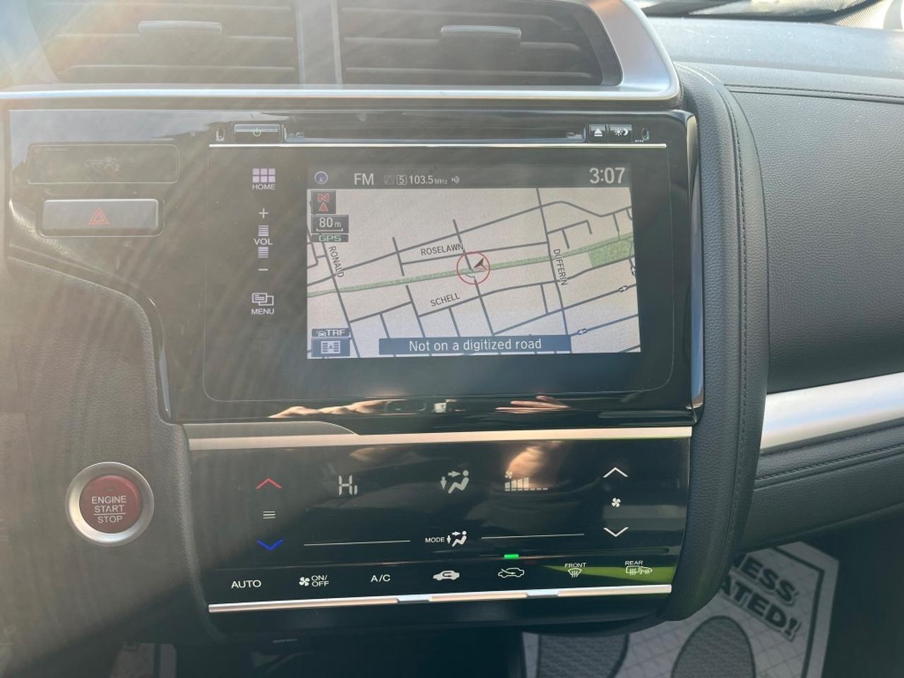 2017 Honda Fit EXL LEATHER CERTIFIED Photo