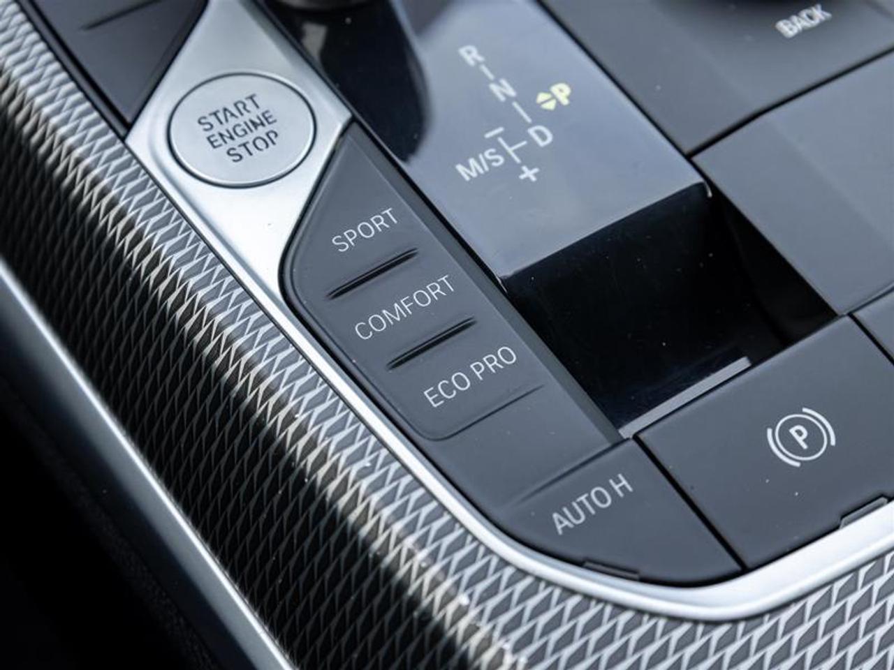 2022 BMW M440 i xDrive 2dr All-Wheel Drive Coupe Photo