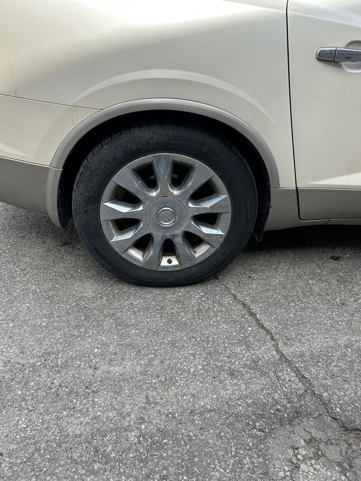 2010 Buick Enclave AWD 4dr CXL2   DUAL SUNROOF   DVD   NAVIGATION Photo3