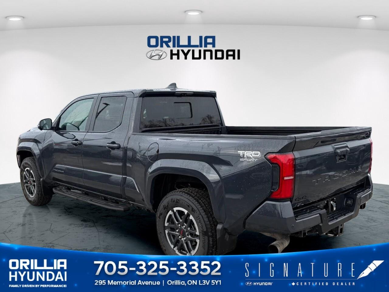 2024 Toyota Tacoma 4x4 Double Cab Auto SB Photo4