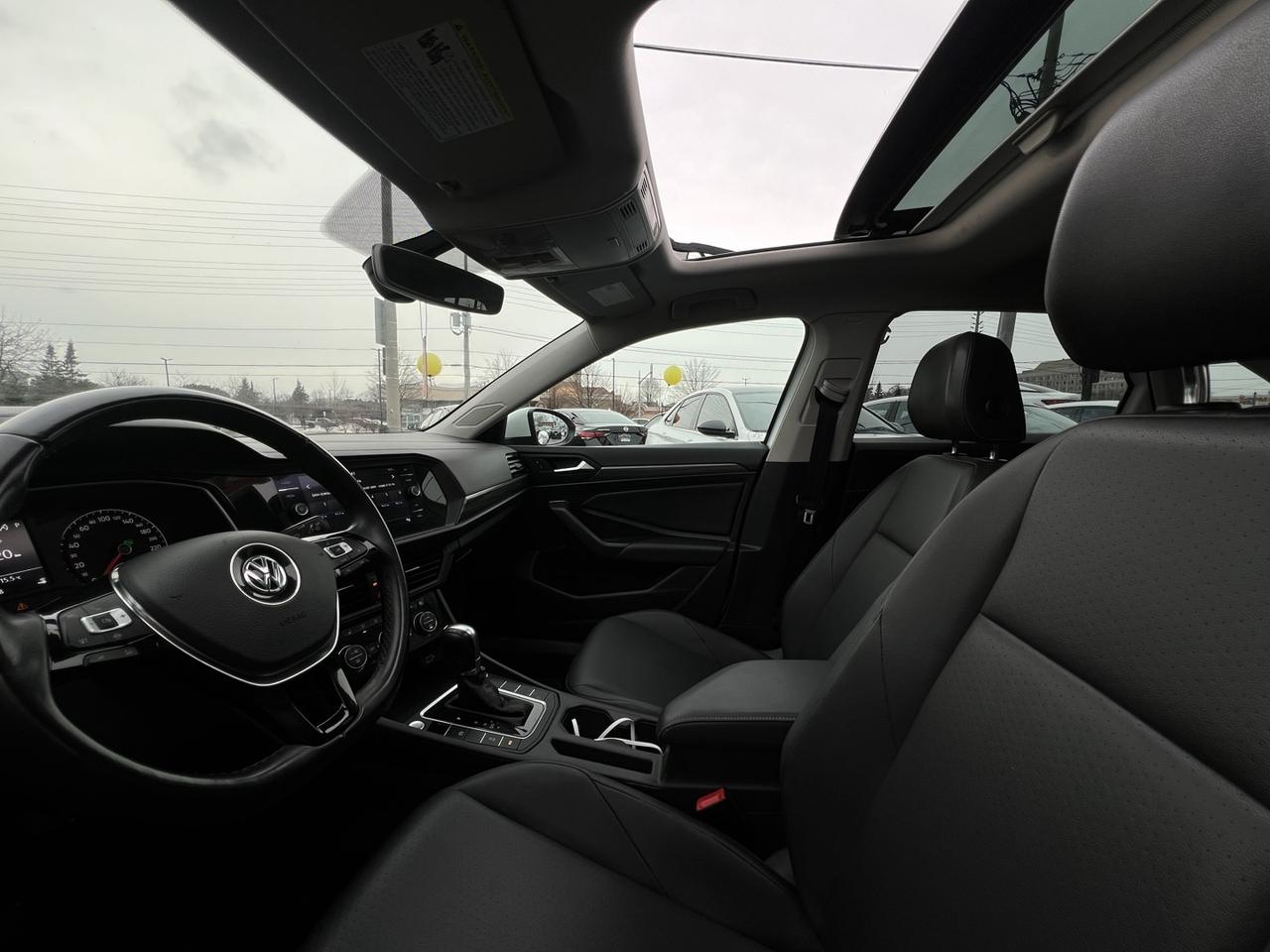 2019 Volkswagen Jetta Highline   Leather   Sunroof   Htd Seats Photo