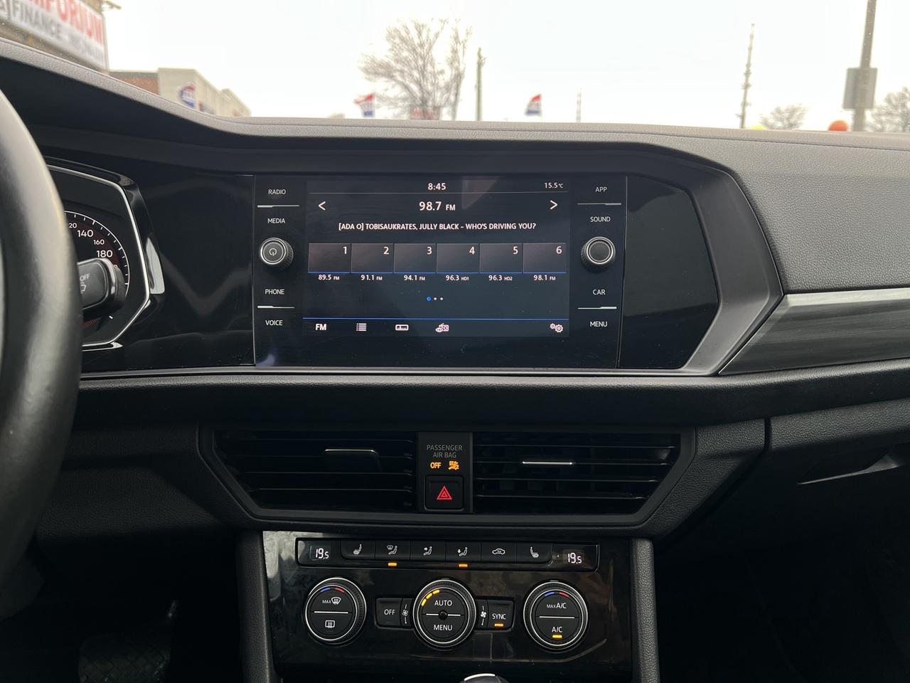 2019 Volkswagen Jetta Highline   Leather   Sunroof   Htd Seats Photo