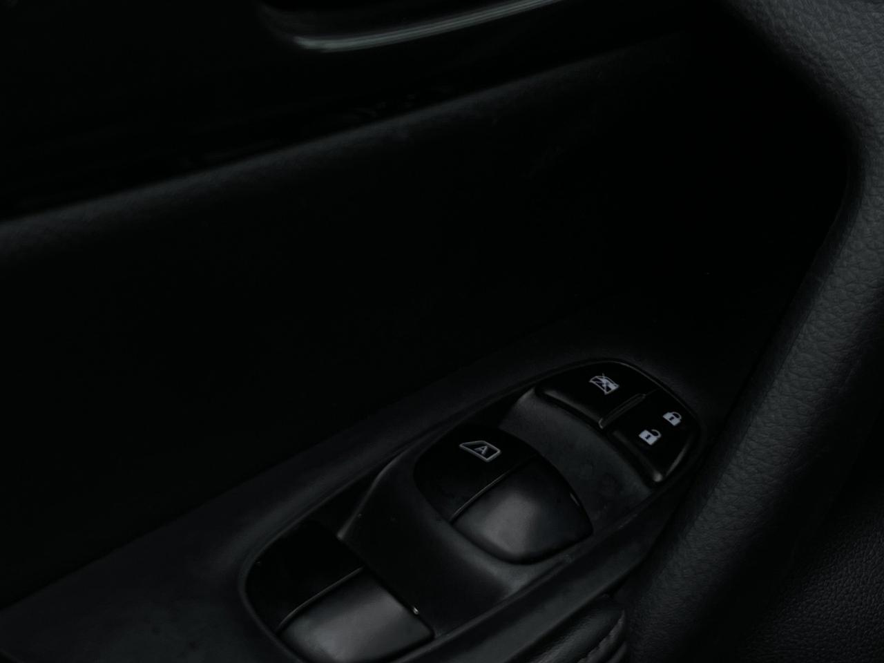 2020 Nissan Rogue Special Edition AWD   Htd Steering   Blind Spot Photo