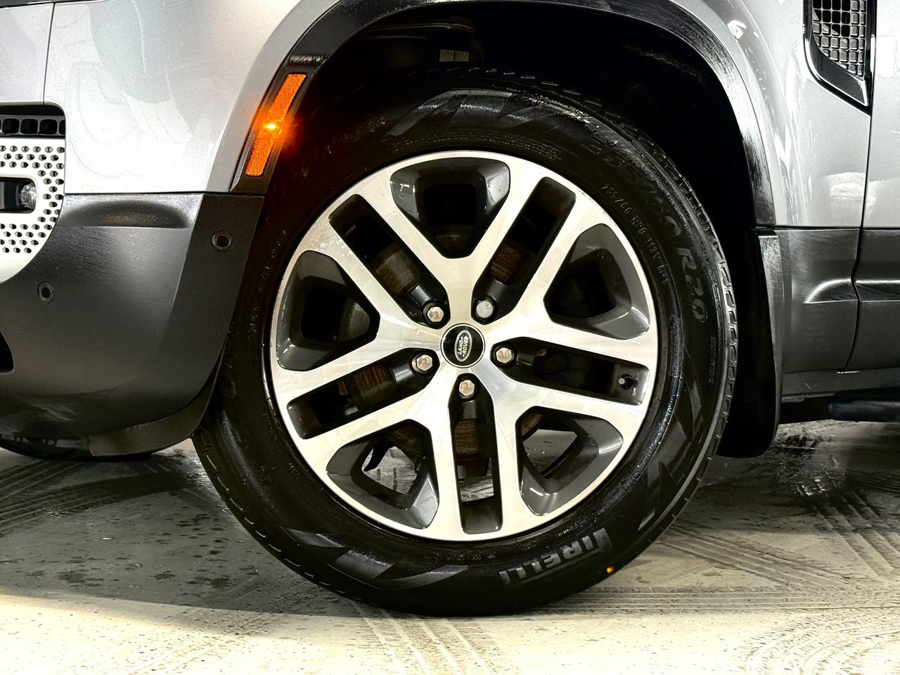 2023 Land Rover Defender No Accidents l 110S l AWD l Land Rover Warranty l Photo