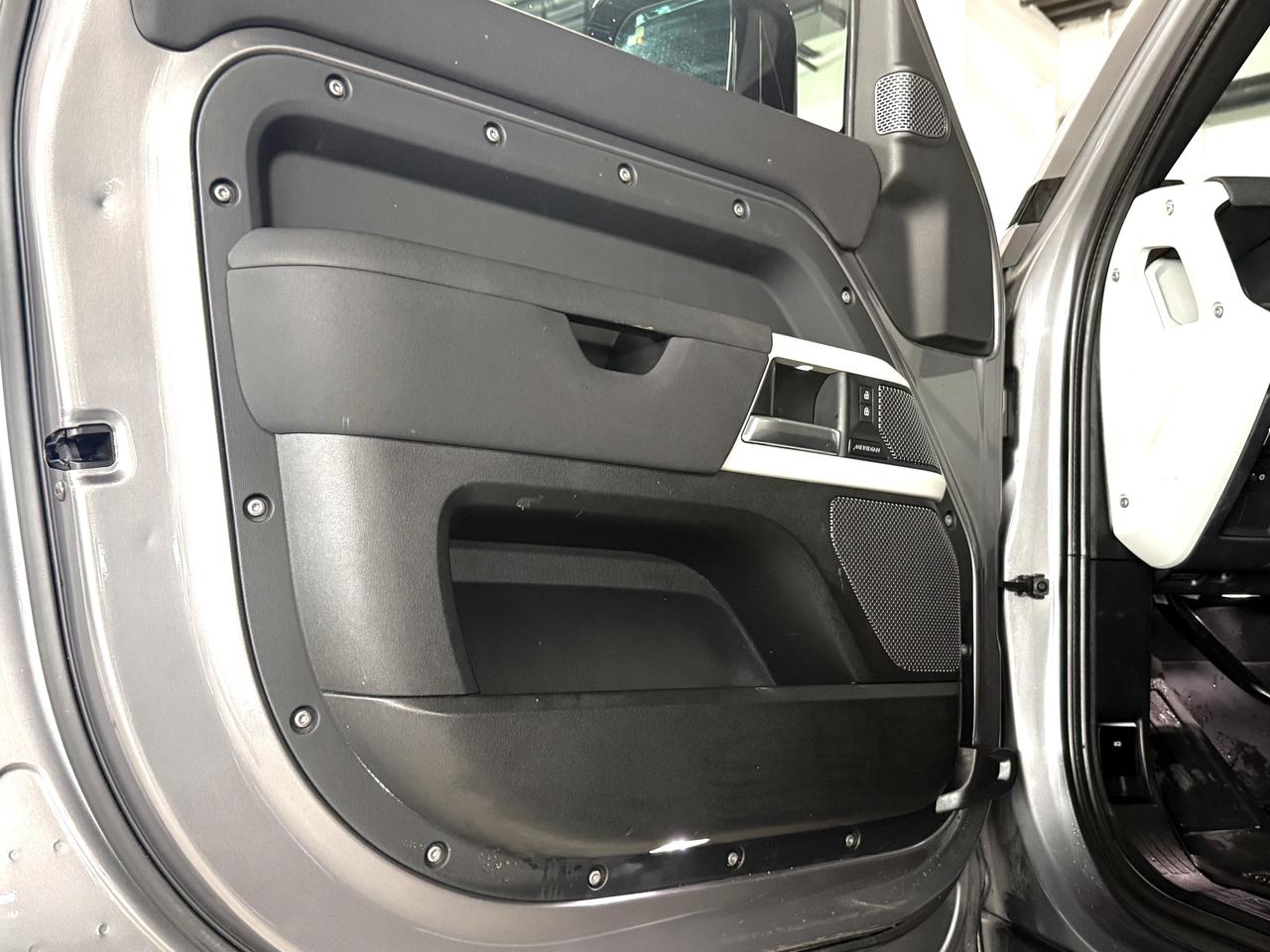 2023 Land Rover Defender No Accidents l 110S l AWD l Land Rover Warranty l Photo