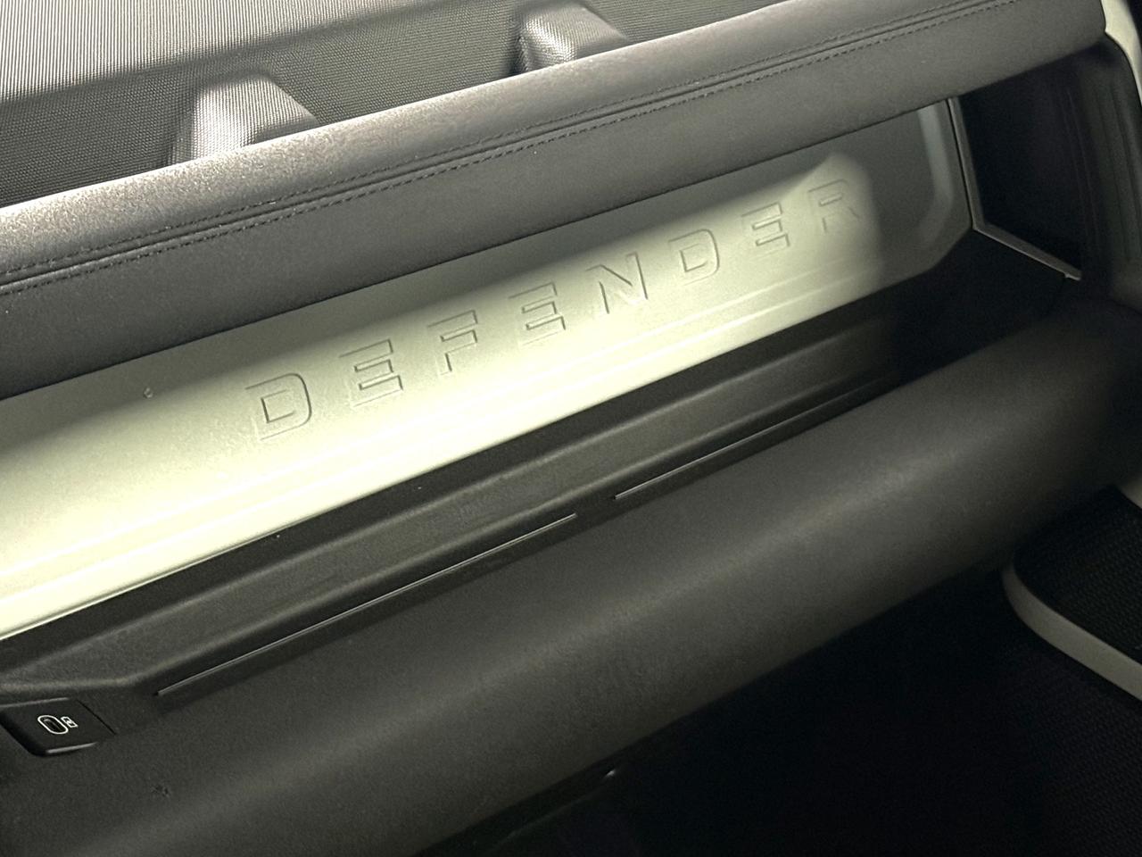 2023 Land Rover Defender No Accidents l 110S l AWD l Land Rover Warranty l Photo