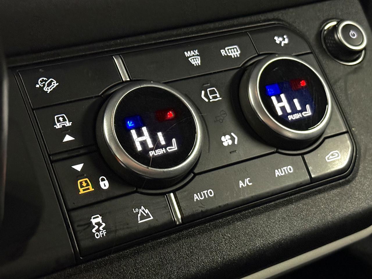 2023 Land Rover Defender No Accidents l 110S l AWD l Land Rover Warranty l Photo