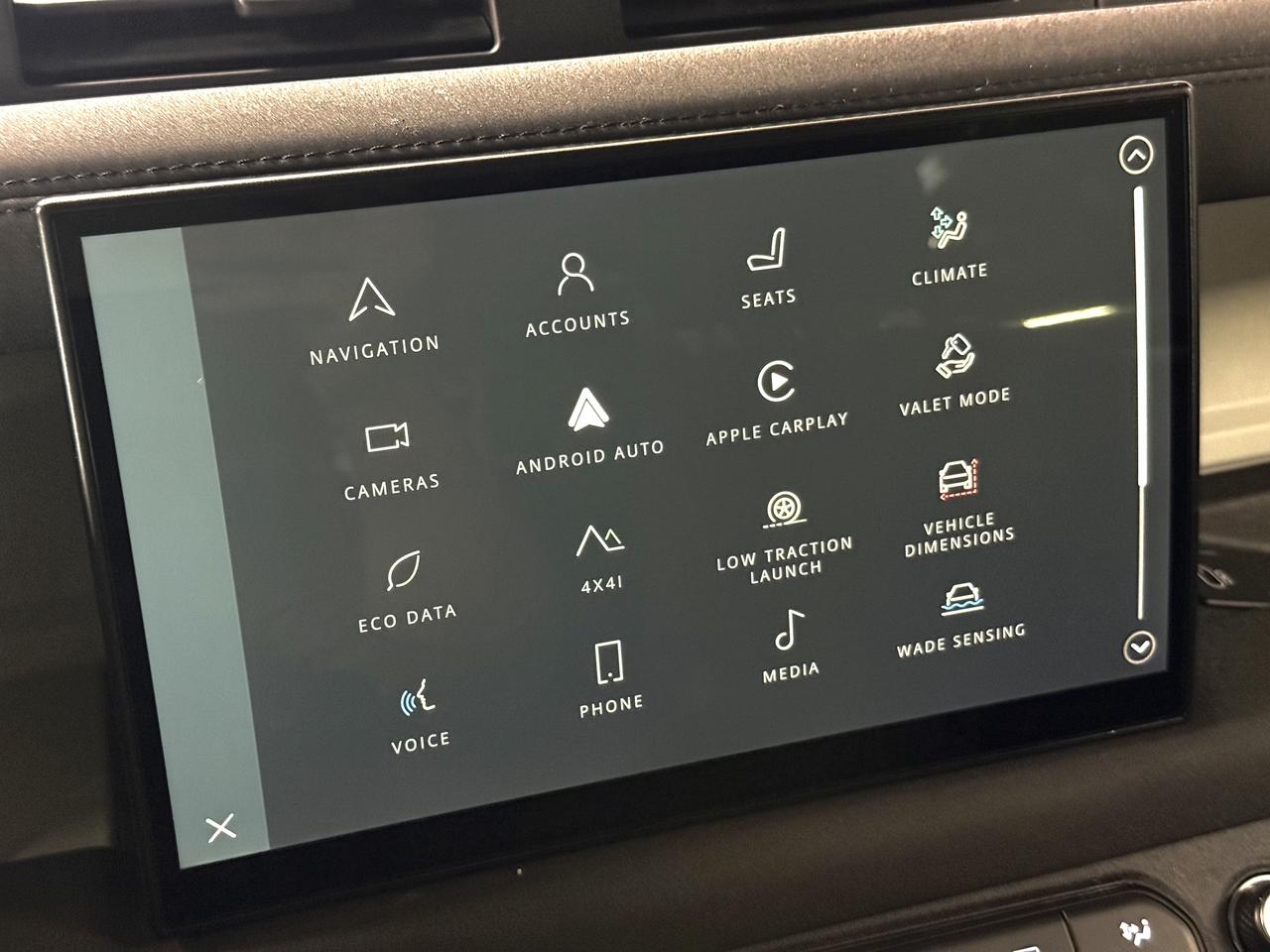 2023 Land Rover Defender No Accidents l 110S l AWD l Land Rover Warranty l Photo