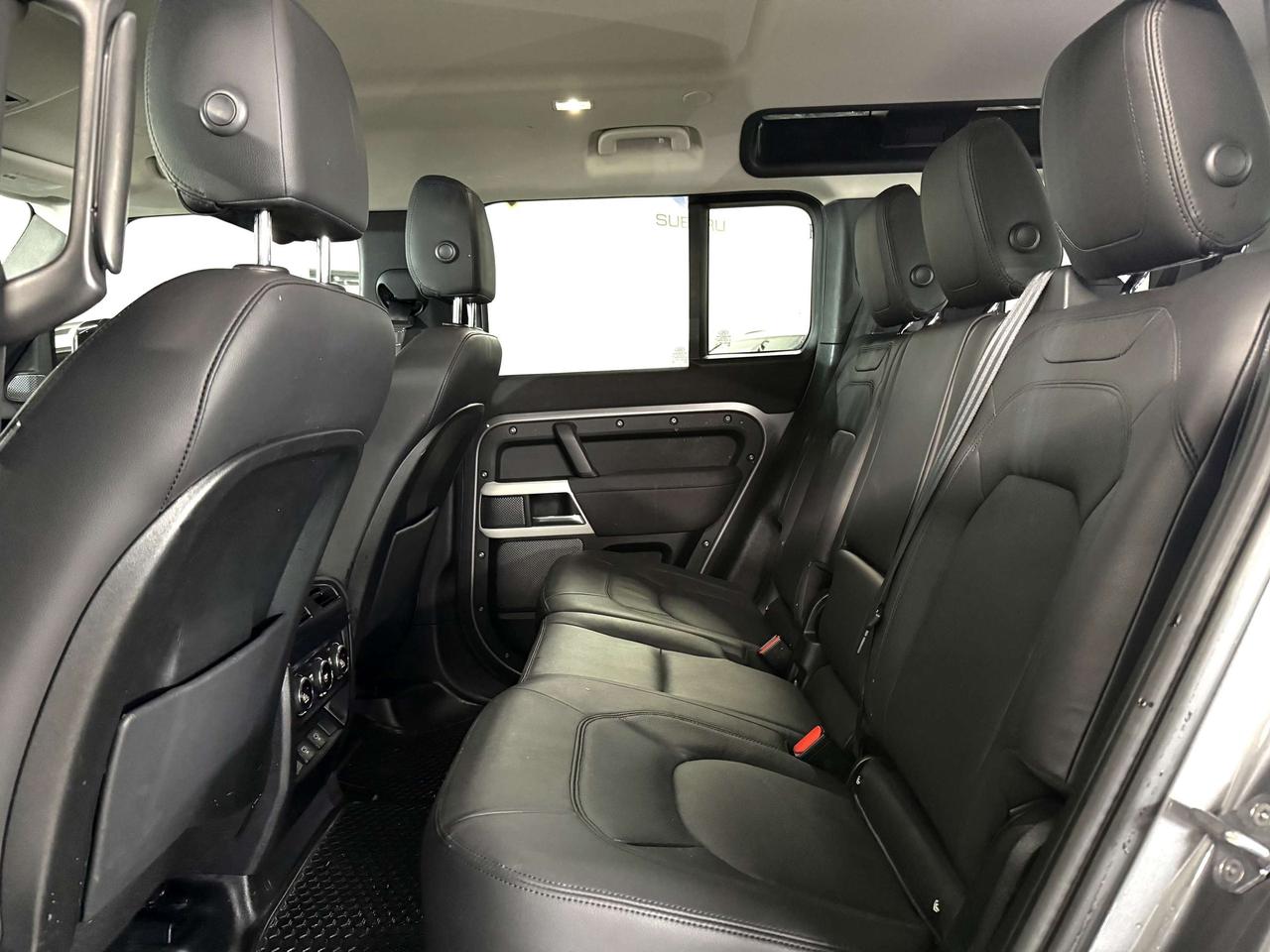 2023 Land Rover Defender No Accidents l P300S l 110 l Land Rover Warranty l Photo