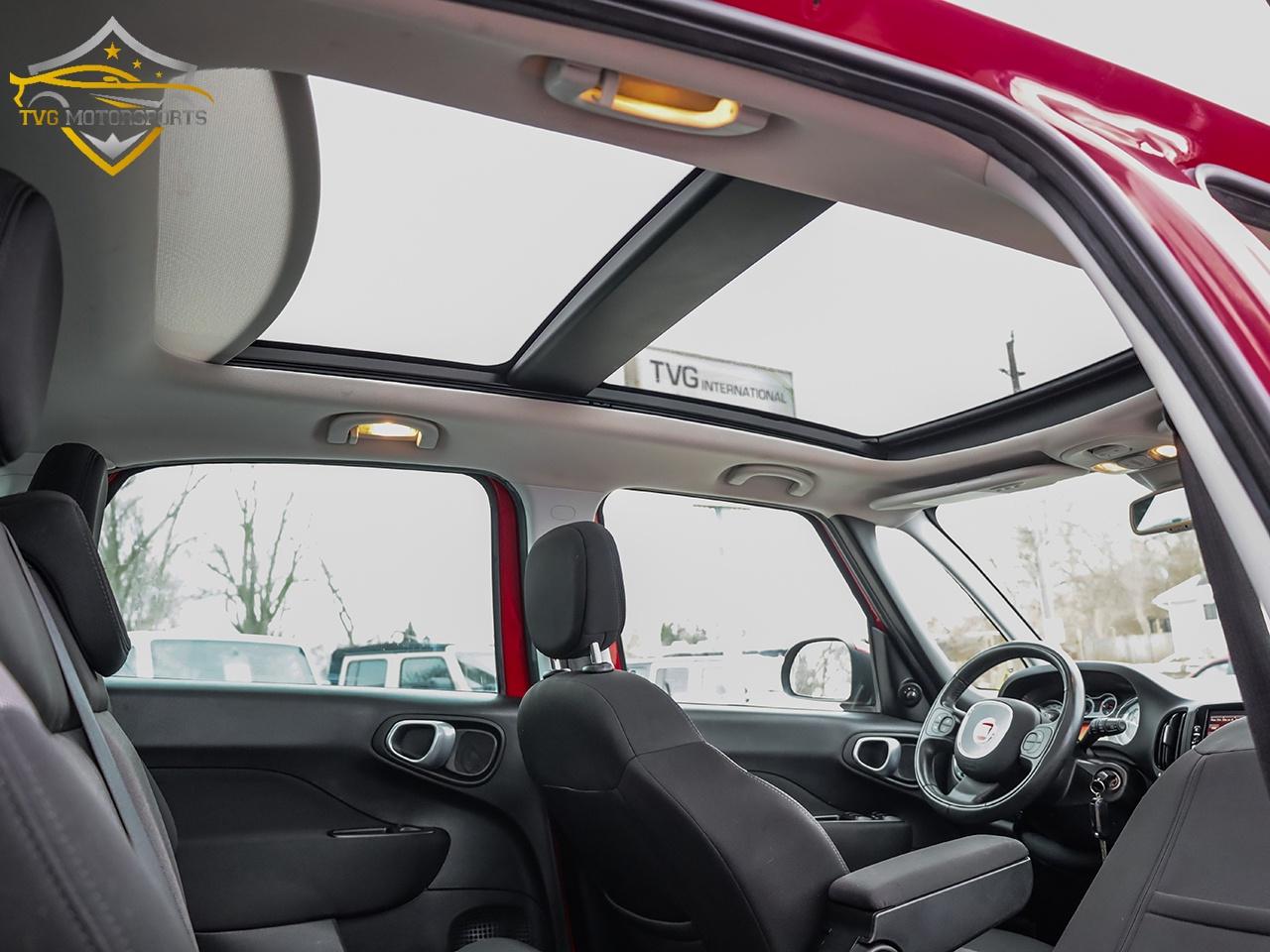 2015 Fiat 500L LOUNGE SPORT HATCBACK - Local Trade Low Kms! Photo