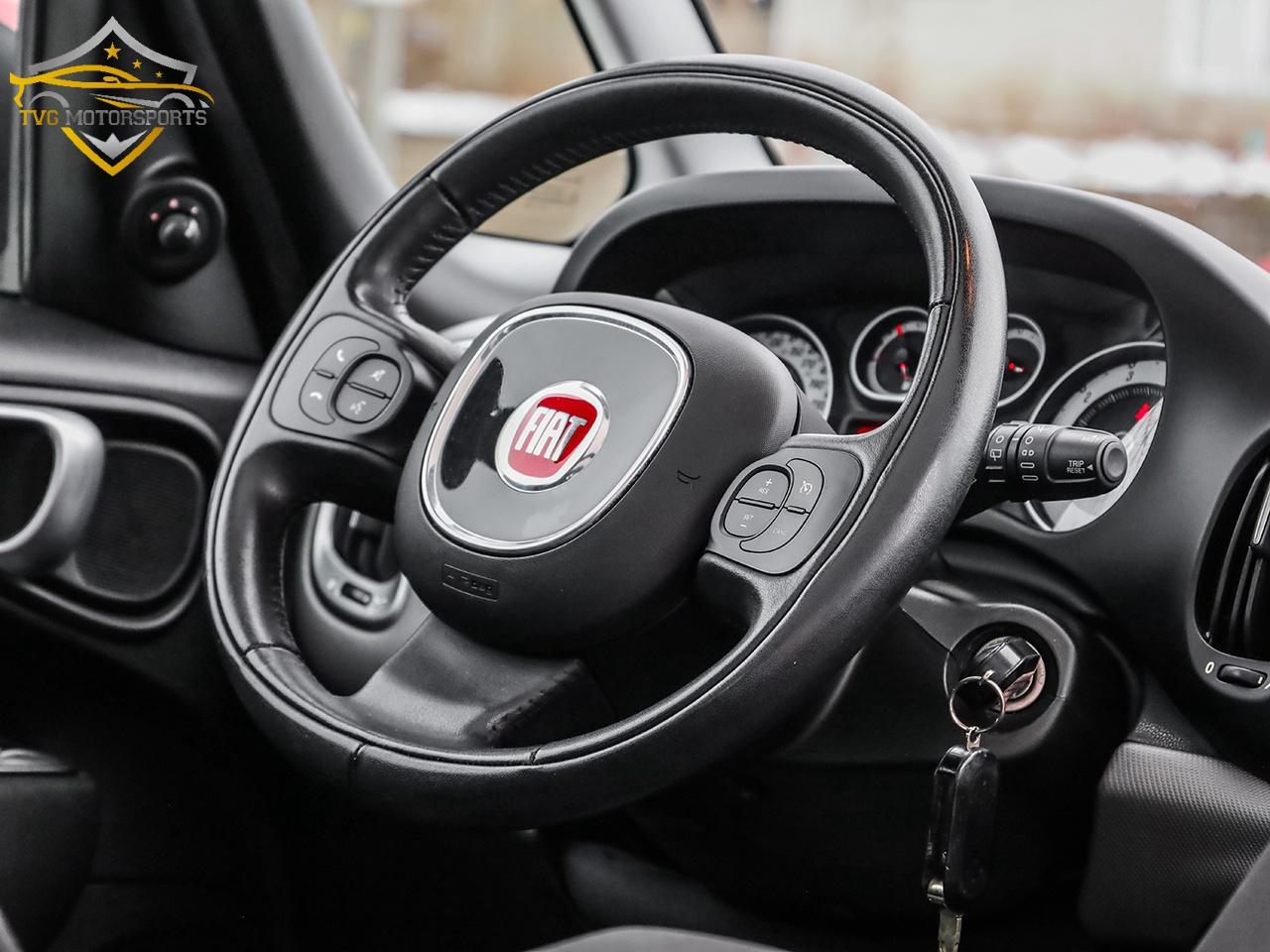 2015 Fiat 500L LOUNGE SPORT HATCBACK - Local Trade Low Kms! Photo