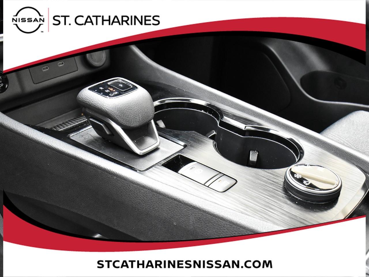 2024 Nissan Rogue SV MOONROOF Photo