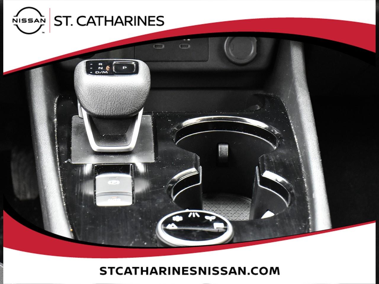 2024 Nissan Rogue SV MOONROOF Photo