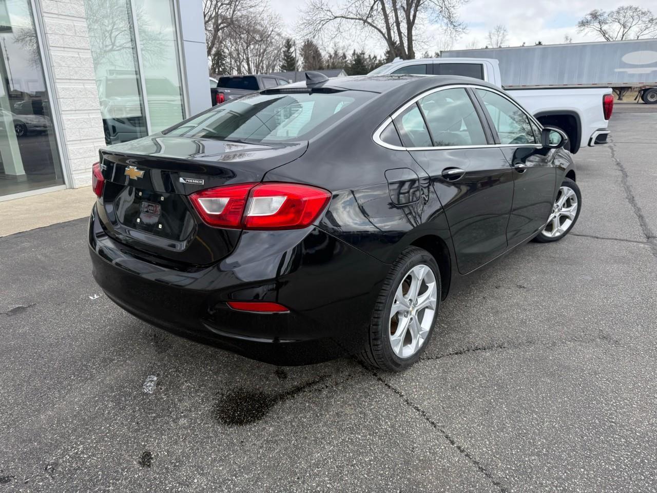 2018 Chevrolet Cruze Premier Auto 4dr Sedan Photo