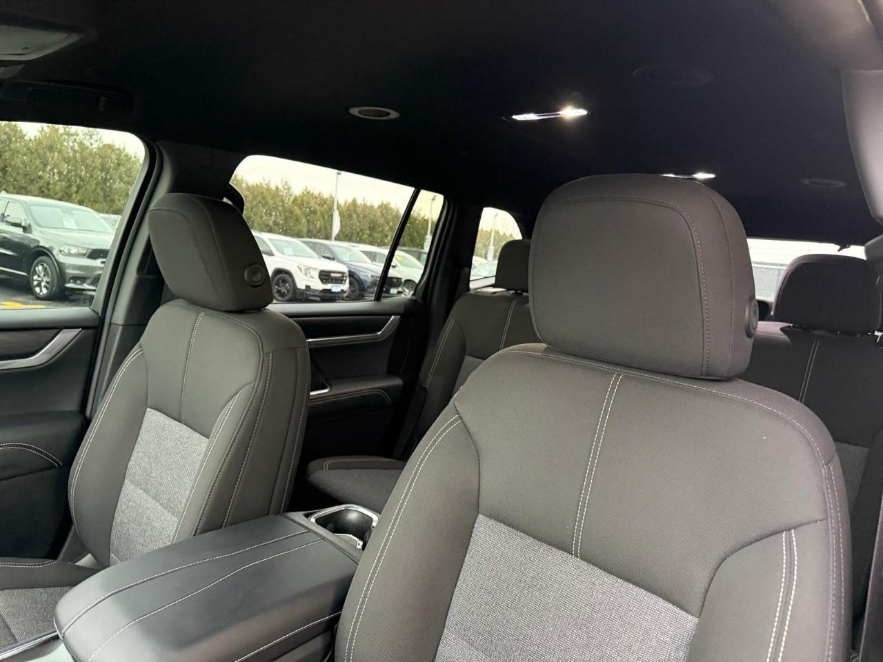 2025 GMC Acadia Elevation 4dr All-Wheel Drive Photo