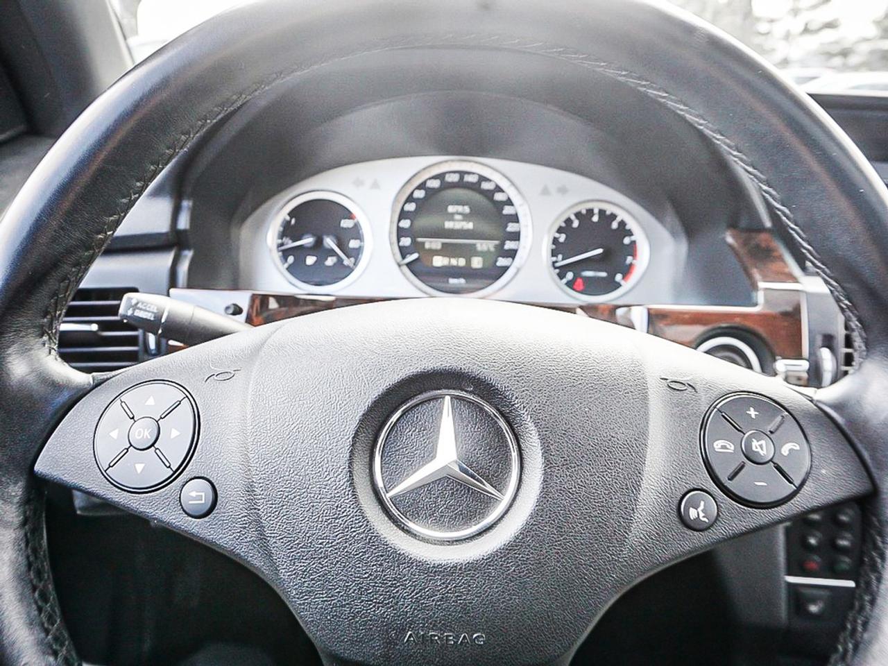 2011 Mercedes-Benz GLK-Class  Photo