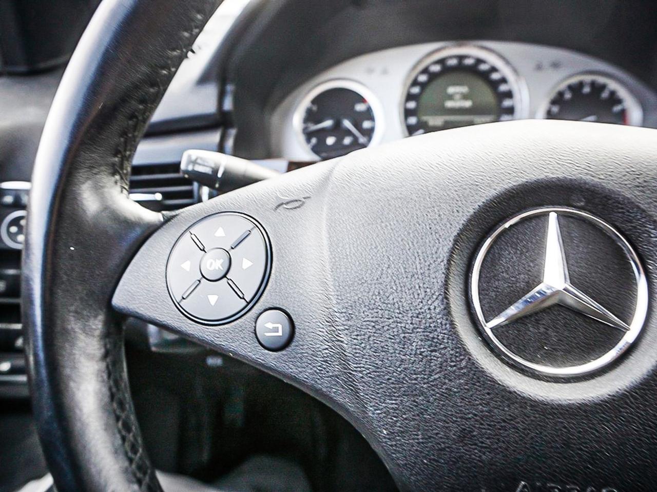 2011 Mercedes-Benz GLK-Class  Photo