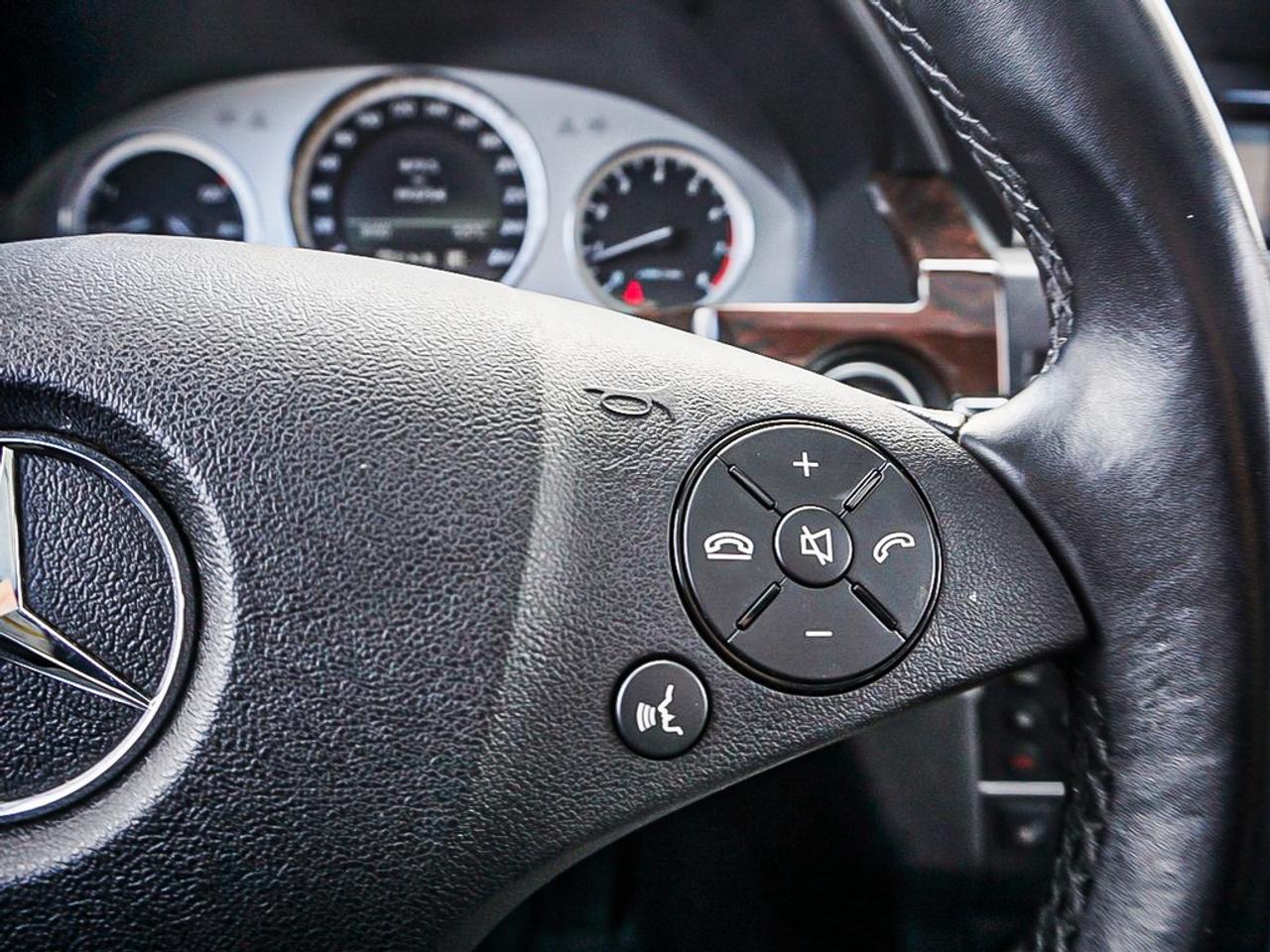 2011 Mercedes-Benz GLK-Class  Photo