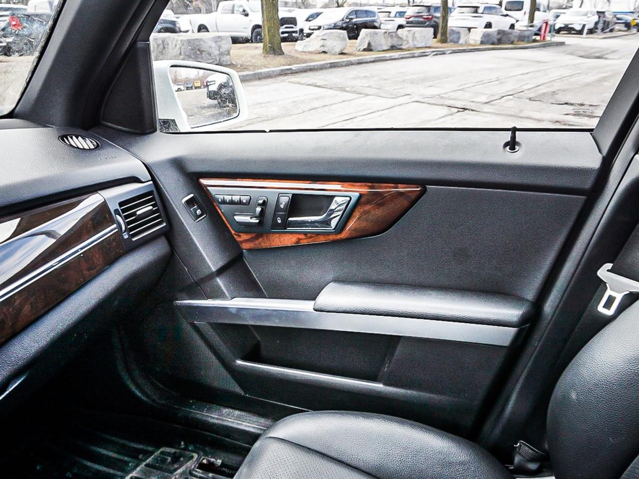 2011 Mercedes-Benz GLK-Class  Photo