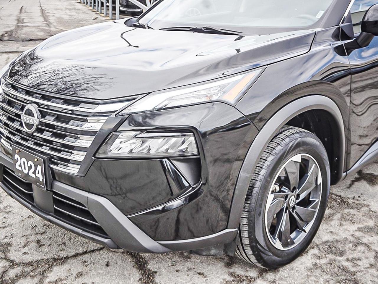 2024 Nissan Rogue  Photo3