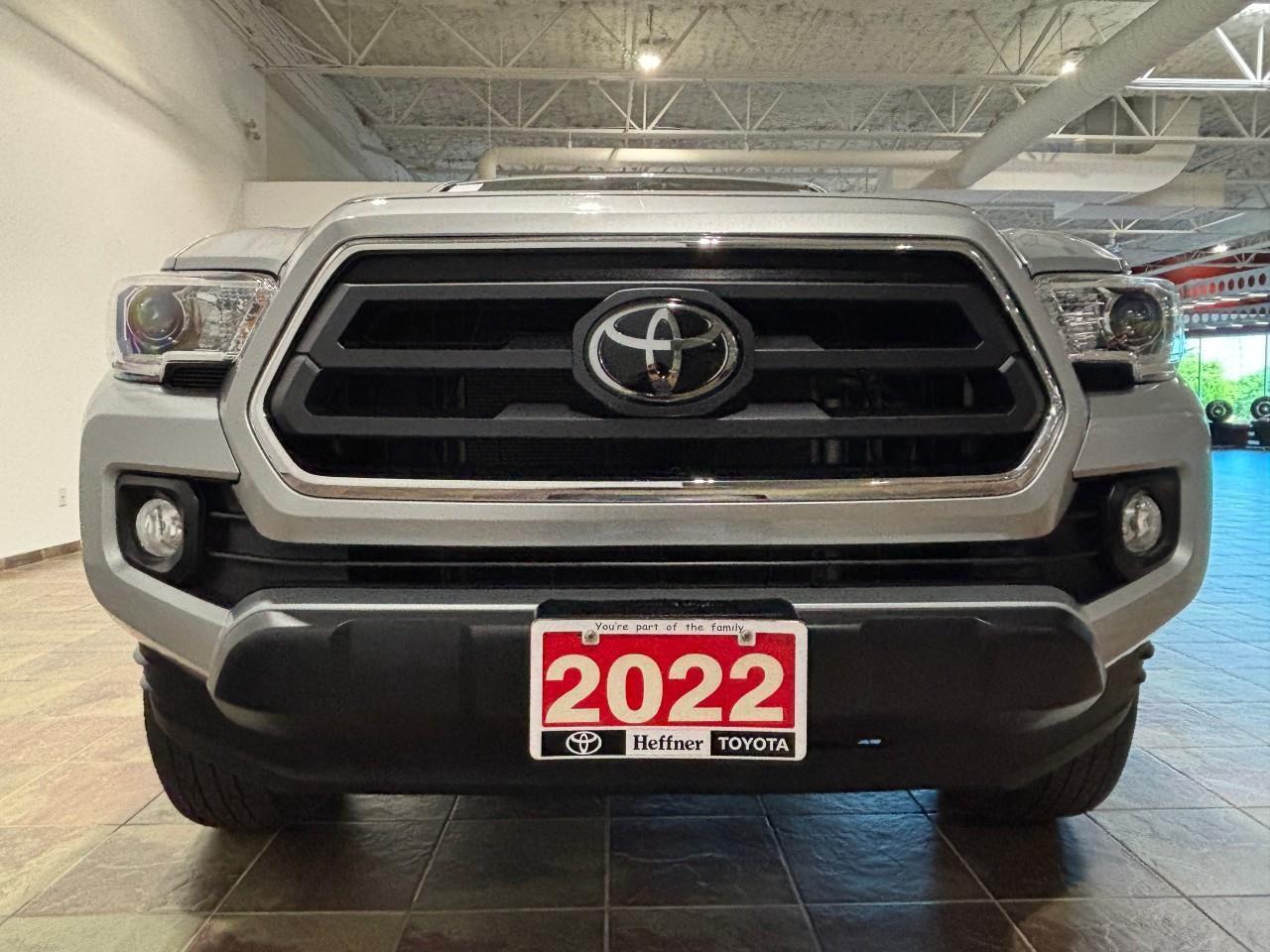 2023 Toyota Tacoma  Photo3