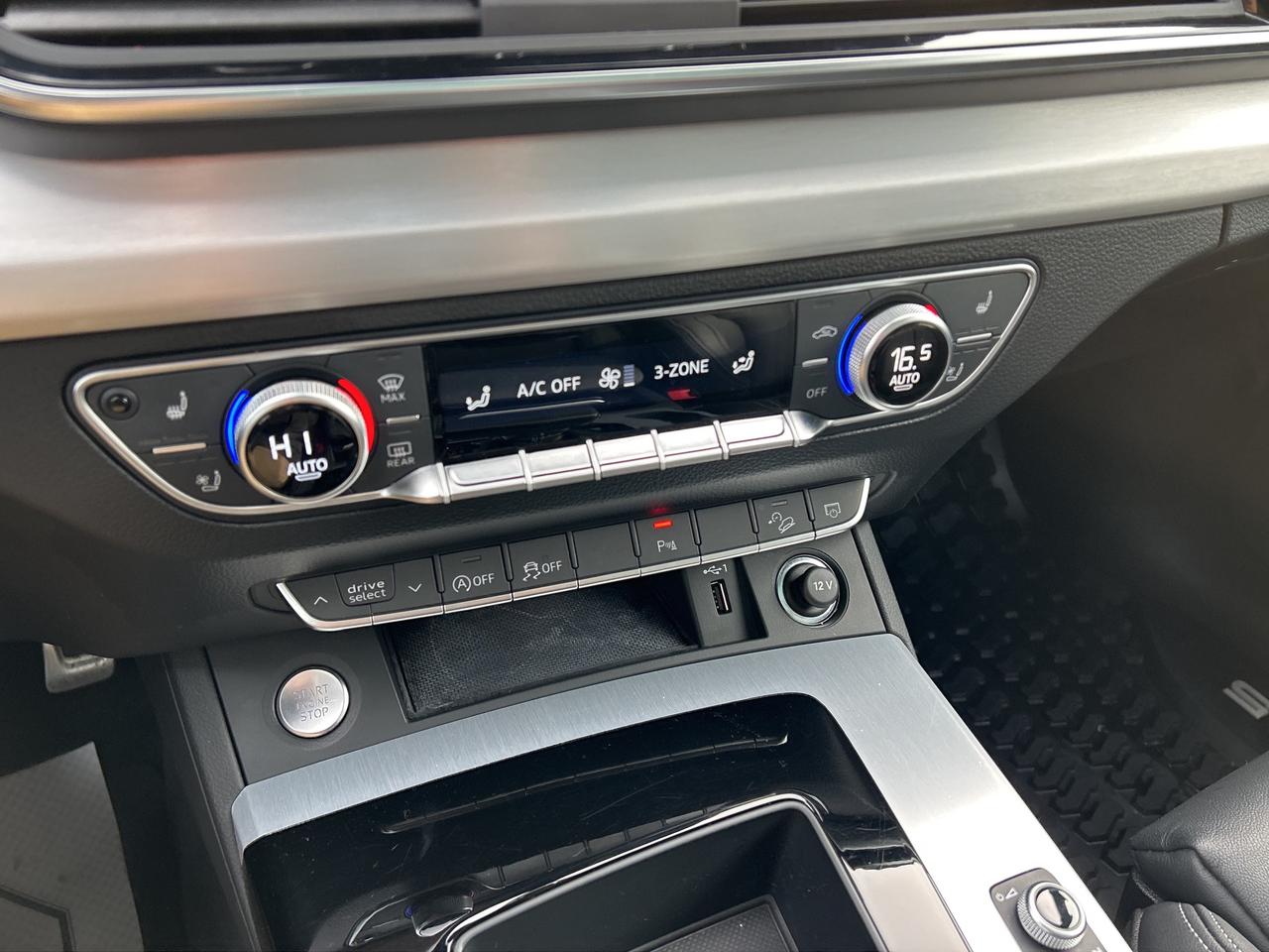 2023 Audi Q5 Sportback Technik 45 TFSI quattro Photo
