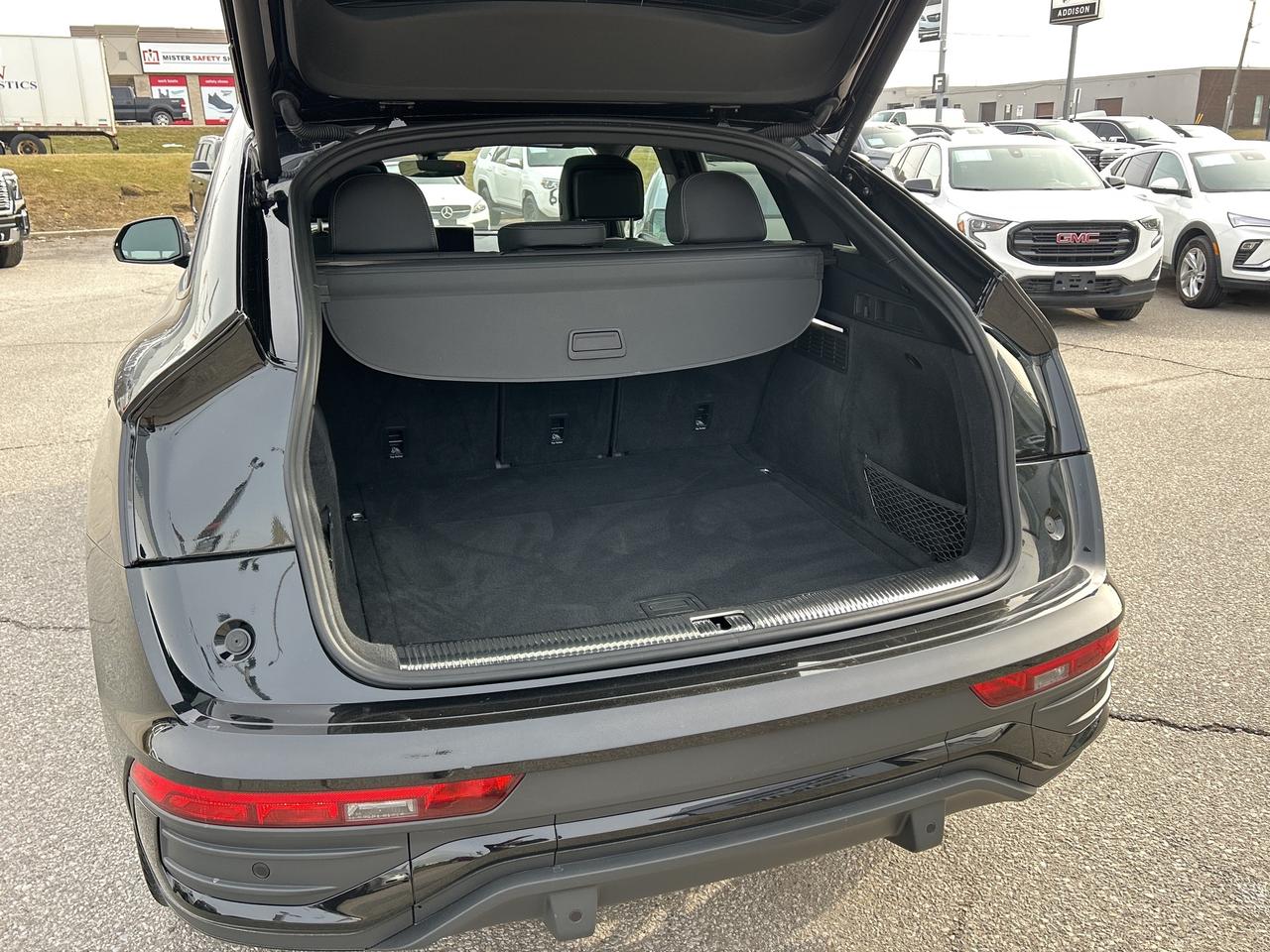2023 Audi Q5 Sportback Technik 45 TFSI quattro Photo