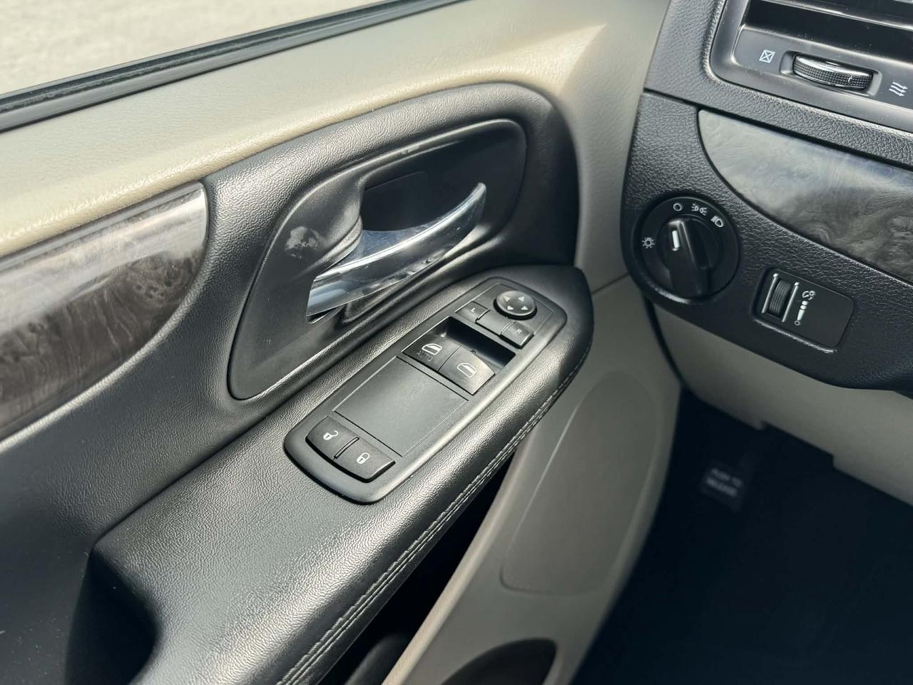 2016 Dodge Grand Caravan 4dr Wgn SXT Photo