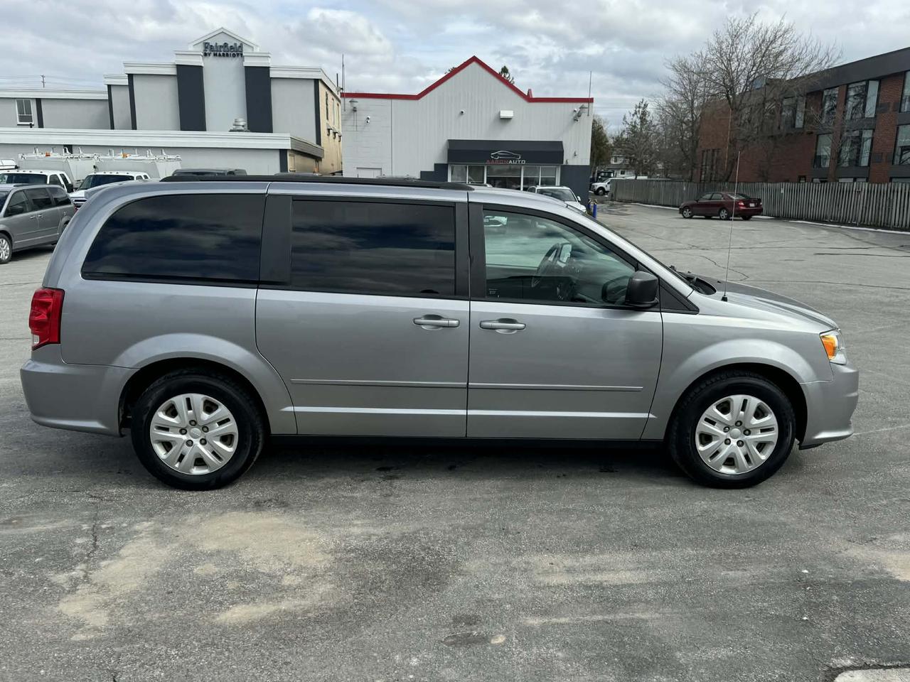 2016 Dodge Grand Caravan 4dr Wgn SXT Photo