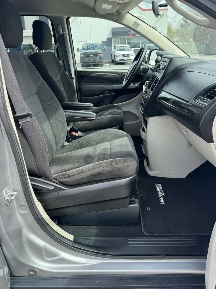 2016 Dodge Grand Caravan 4dr Wgn SXT Photo