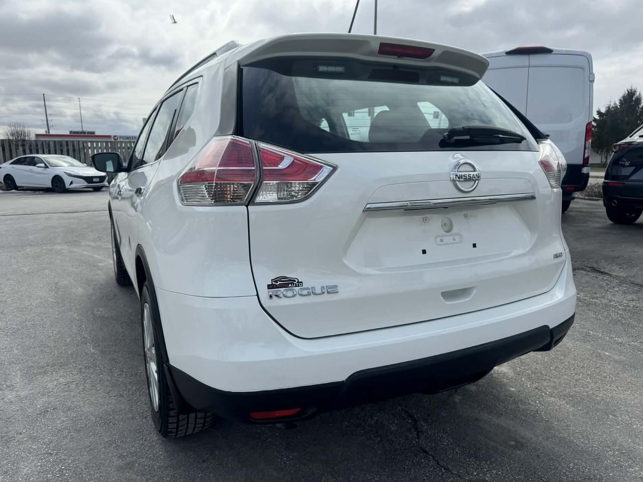 2016 Nissan Rogue AWD 4dr SL Photo