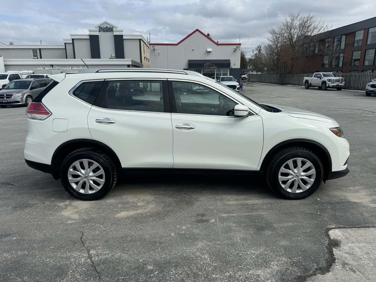 2016 Nissan Rogue AWD 4dr SL Photo