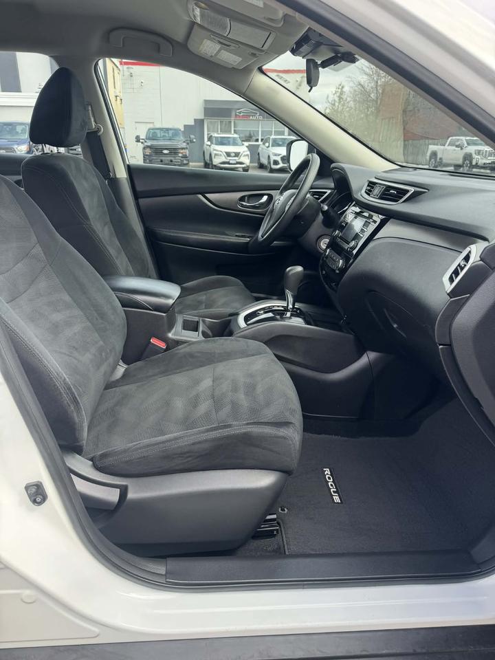 2016 Nissan Rogue AWD 4dr SL Photo