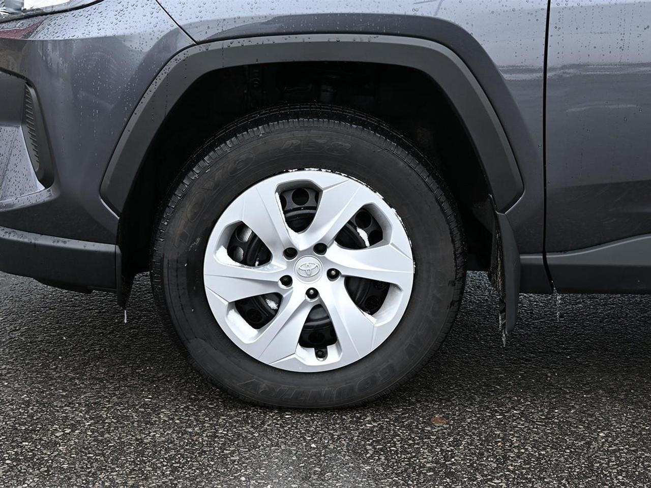 2025 Toyota RAV4 LE 4dr All-wheel Drive Photo4