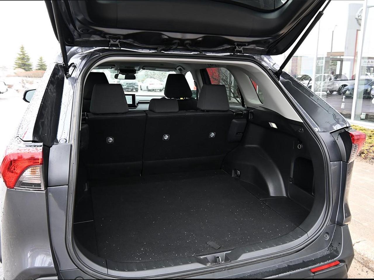 2025 Toyota RAV4 LE 4dr All-wheel Drive Photo