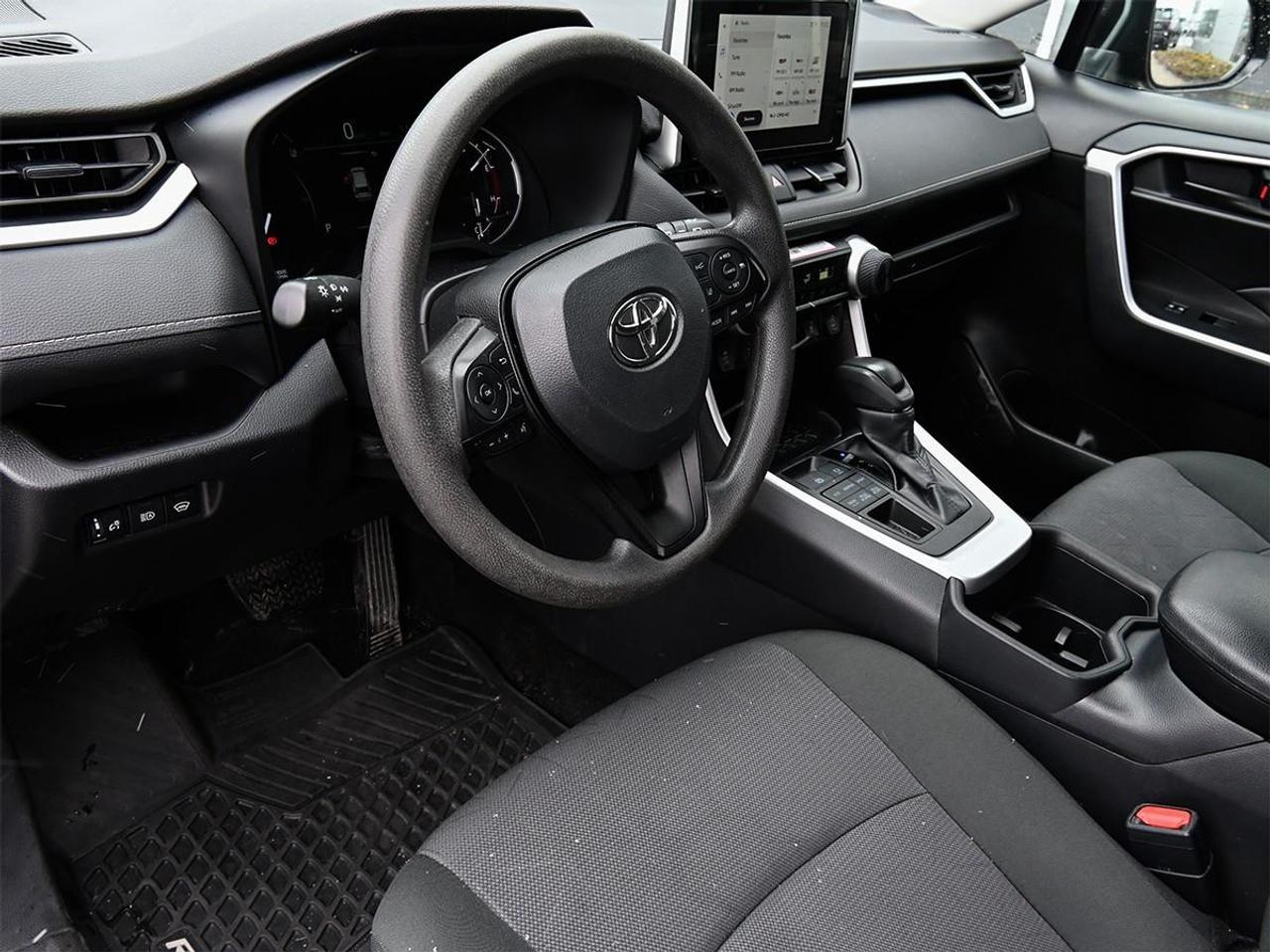 2025 Toyota RAV4 LE 4dr All-wheel Drive Photo