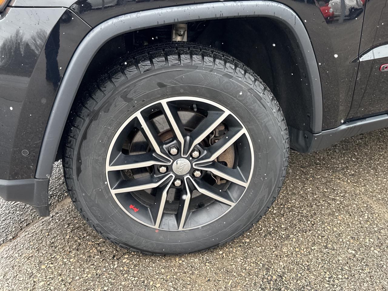 2017 Jeep Grand Cherokee Trailhawk, Bluetooth, Back Up Cam, Nav Photo