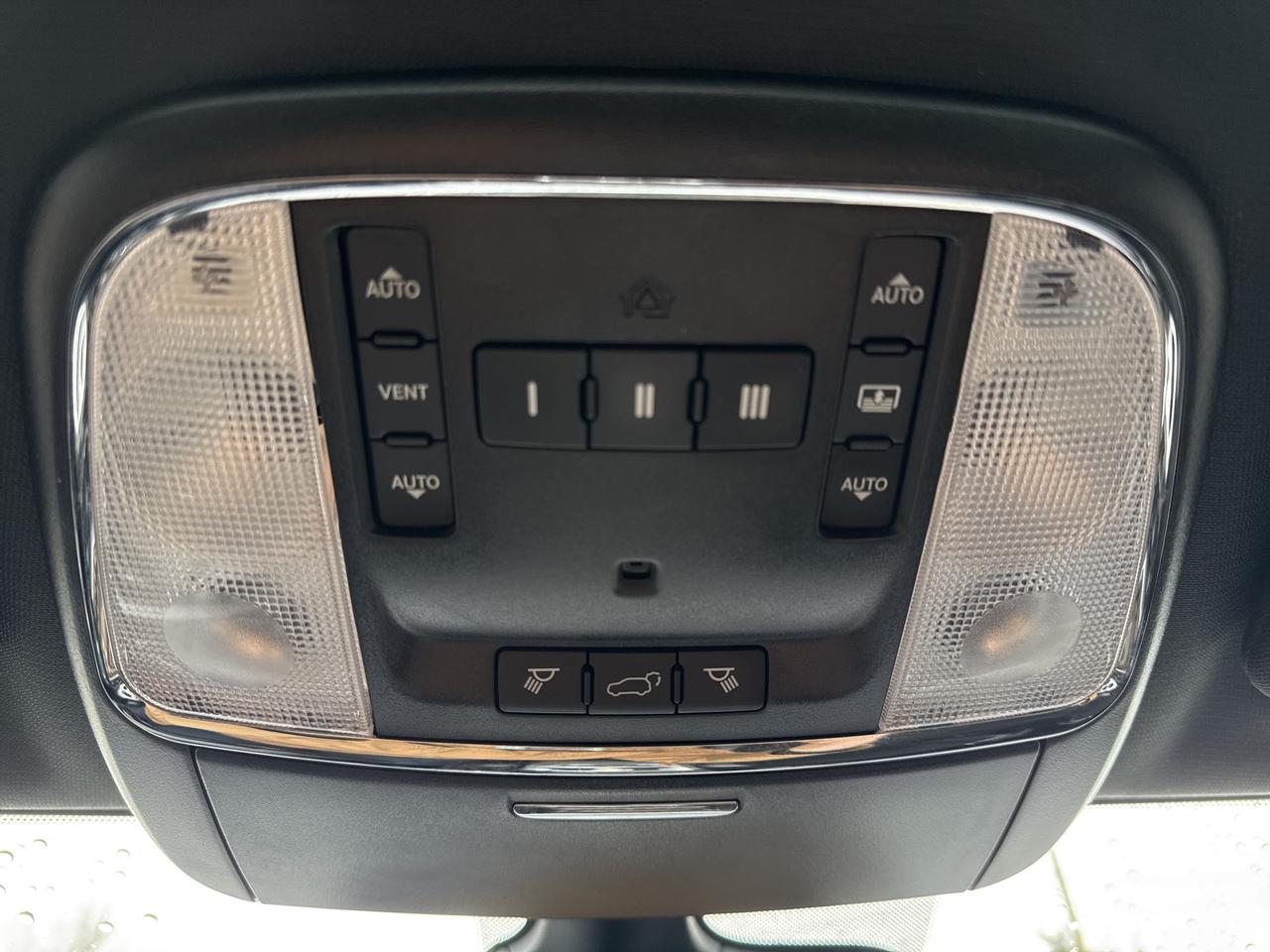 2017 Jeep Grand Cherokee Trailhawk, Bluetooth, Back Up Cam, Nav Photo