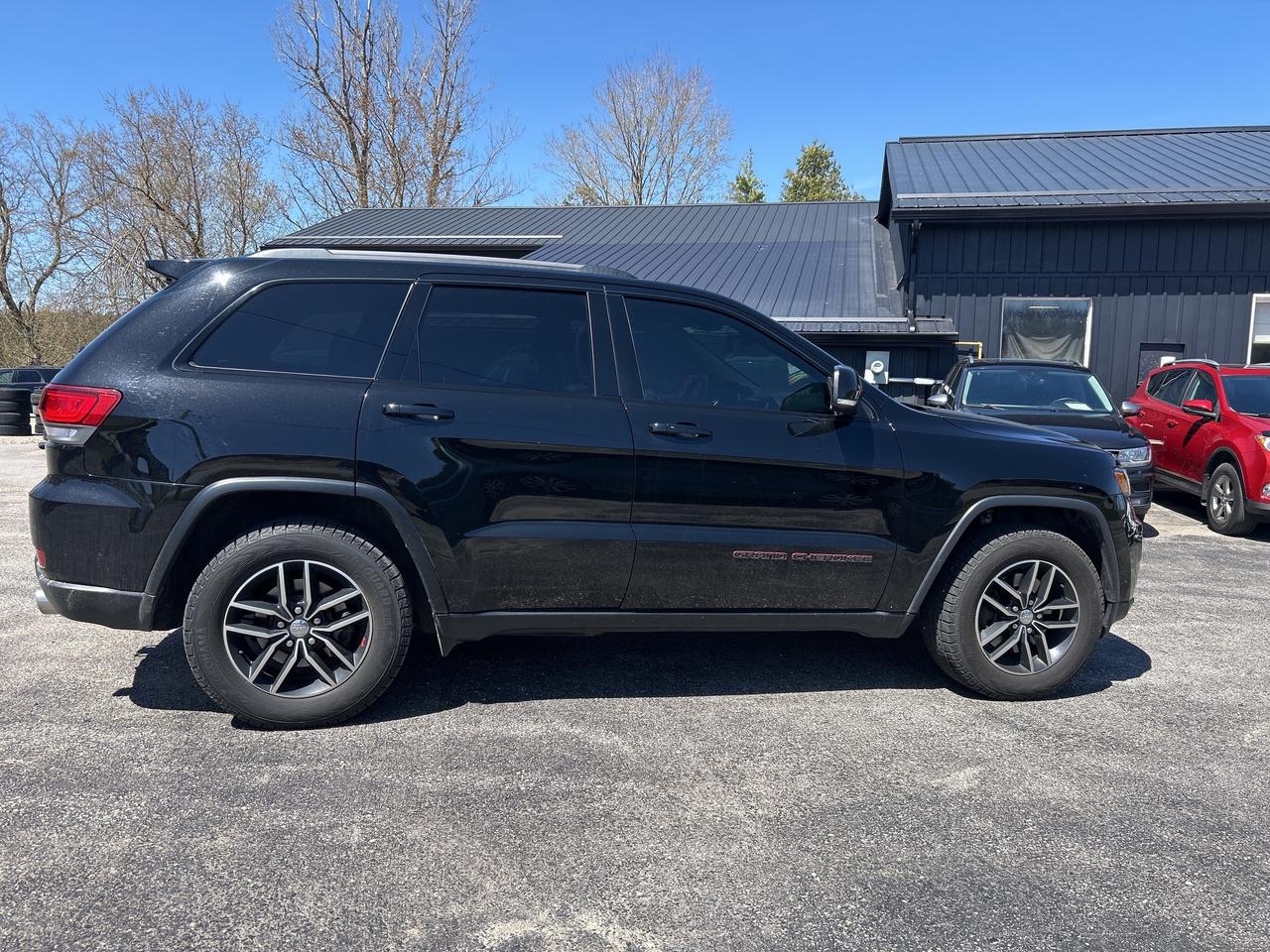 2017 Jeep Grand Cherokee Trailhawk, Bluetooth, Back Up Cam, Nav Photo3