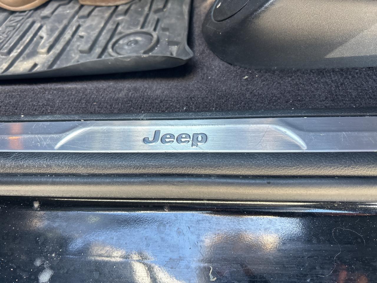 2017 Jeep Grand Cherokee Trailhawk, Bluetooth, Back Up Cam, Nav Photo