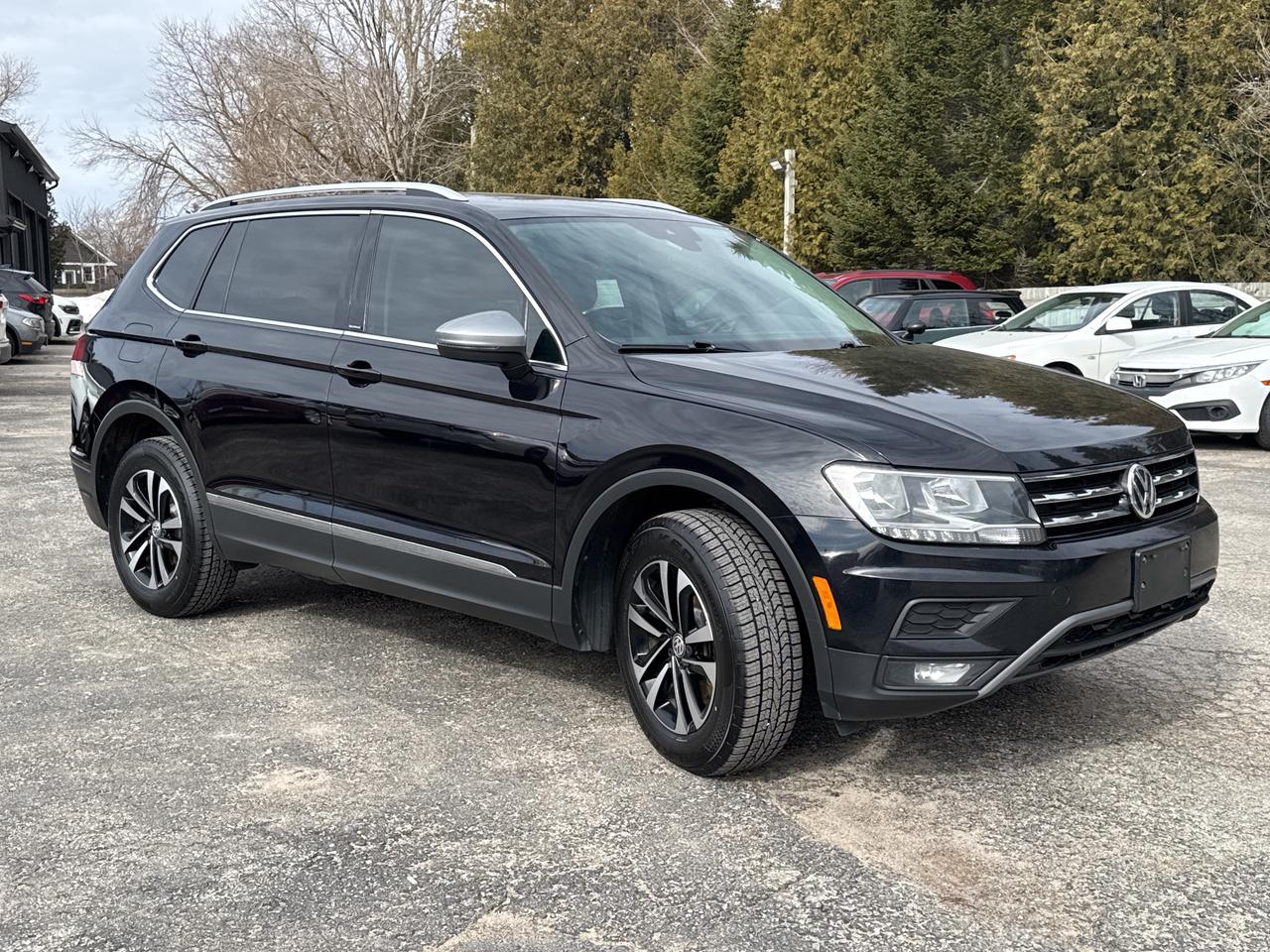 2020 Volkswagen Tiguan IQ DRIVE Photo2