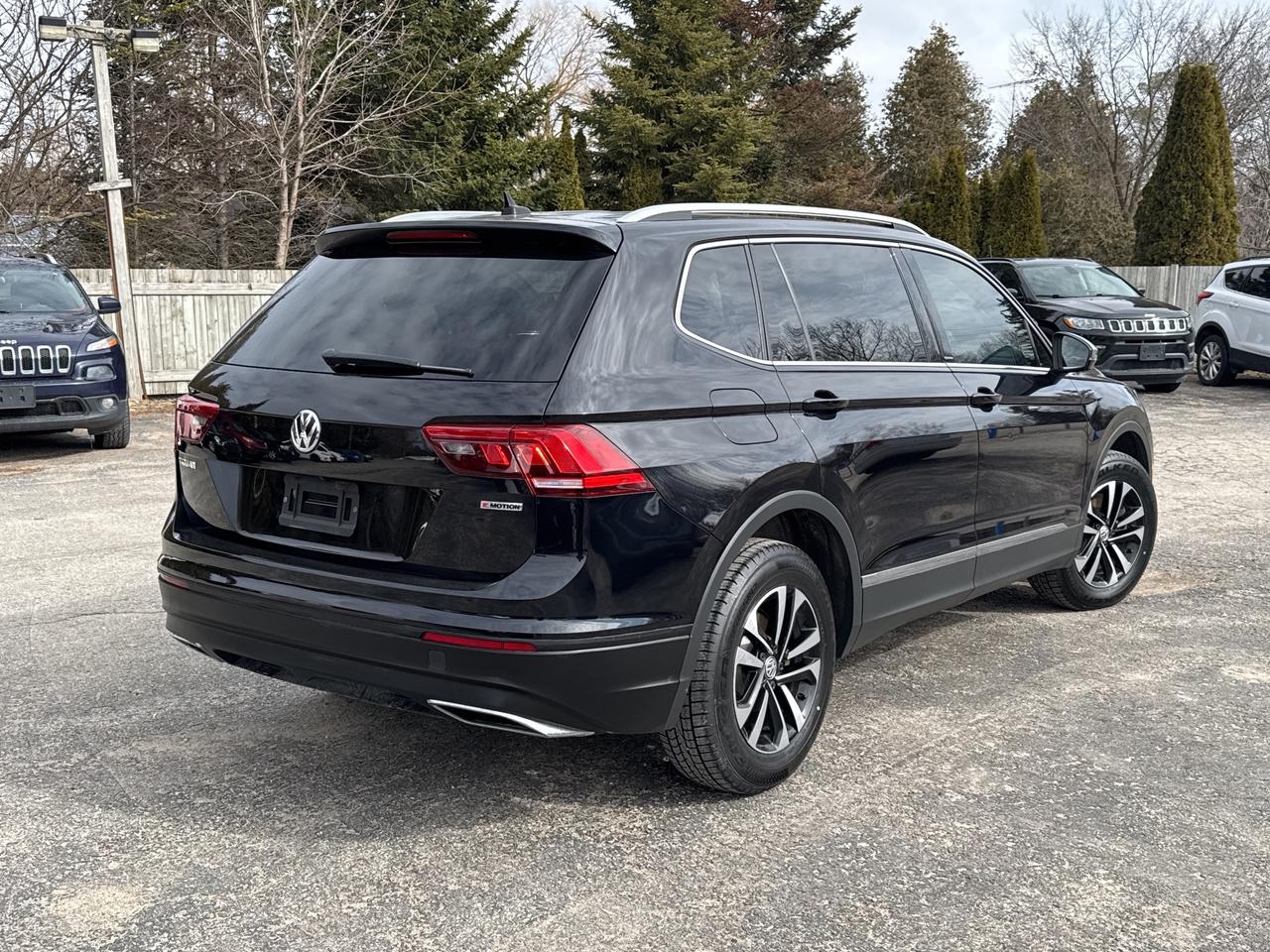 2020 Volkswagen Tiguan IQ DRIVE Photo