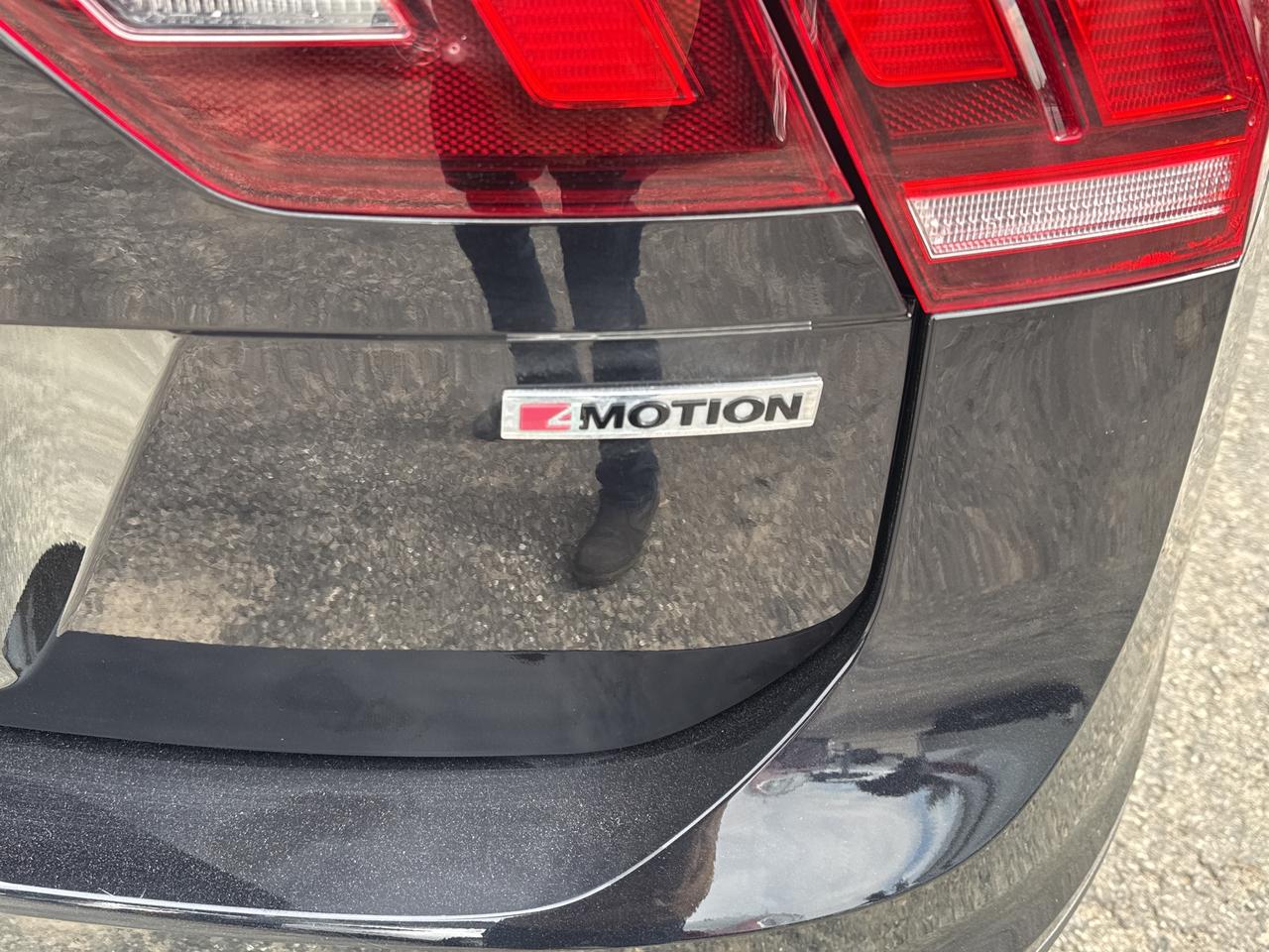 2020 Volkswagen Tiguan IQ DRIVE Photo