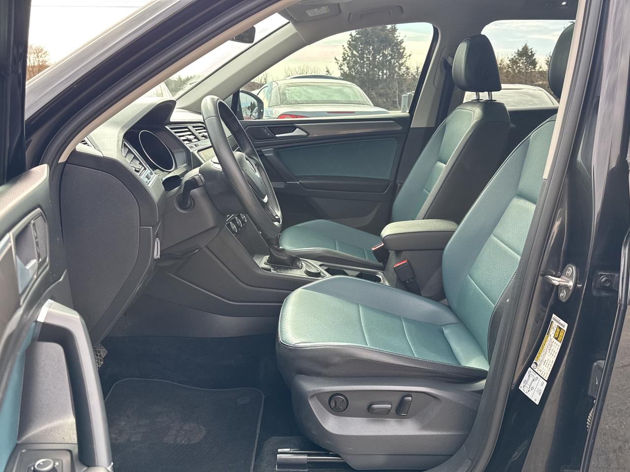 2020 Volkswagen Tiguan IQ DRIVE Photo