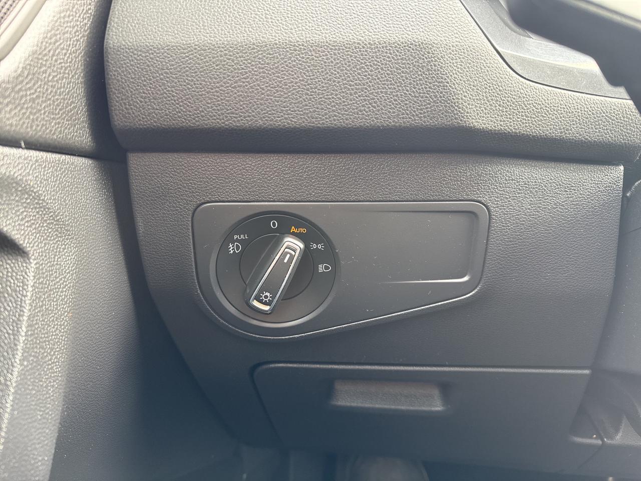 2020 Volkswagen Tiguan IQ DRIVE Photo