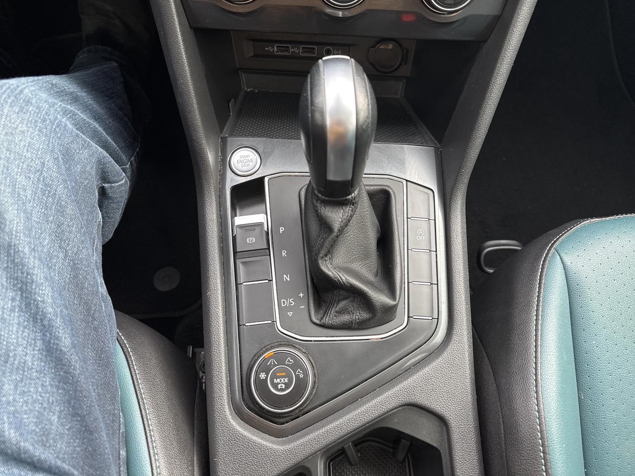 2020 Volkswagen Tiguan IQ DRIVE Photo