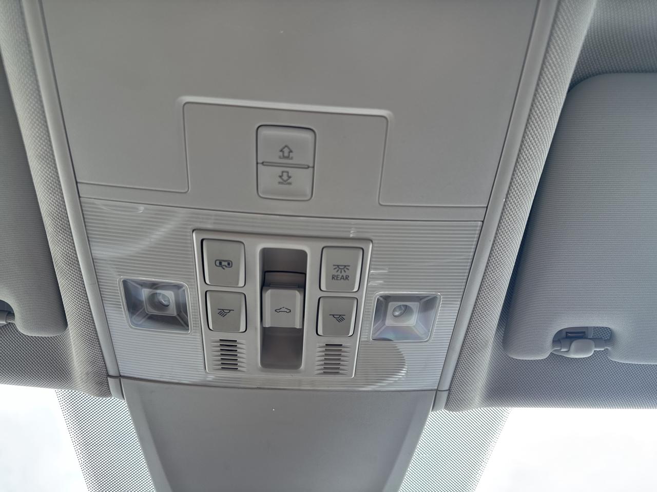 2020 Volkswagen Tiguan IQ DRIVE Photo