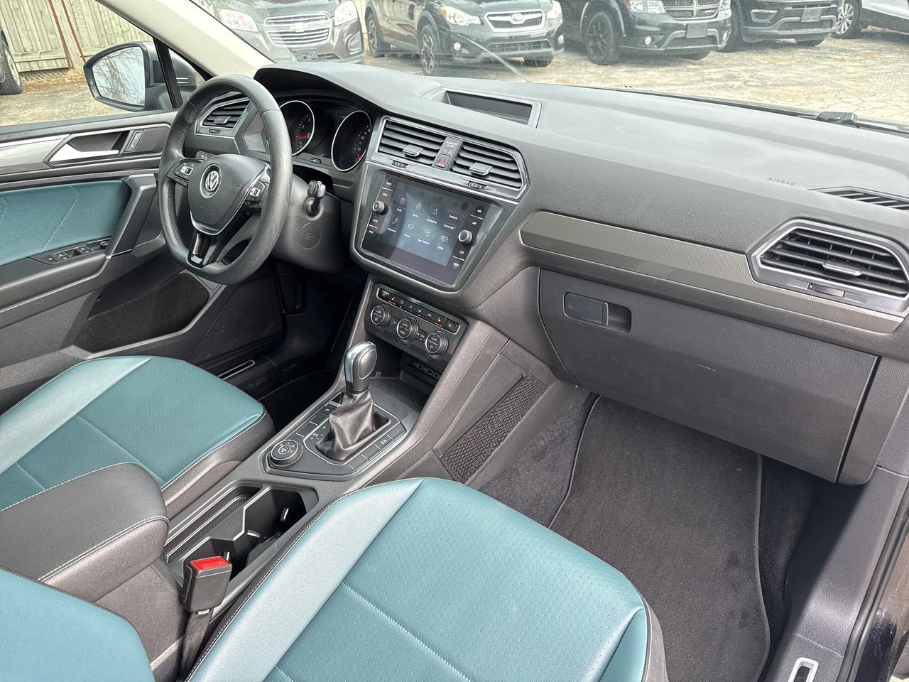 2020 Volkswagen Tiguan IQ DRIVE Photo