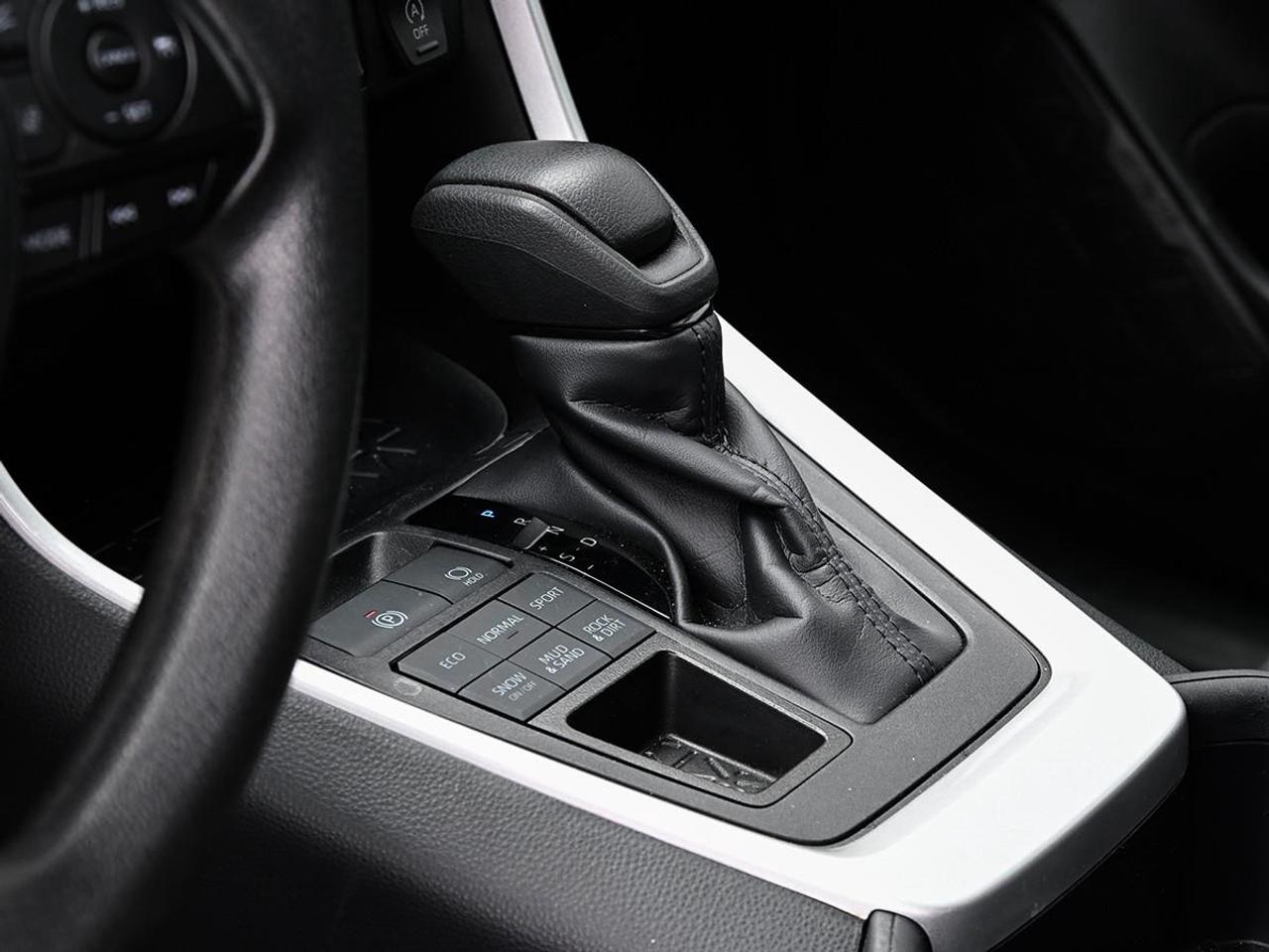 2025 Toyota RAV4 LE 4dr All-wheel Drive Photo