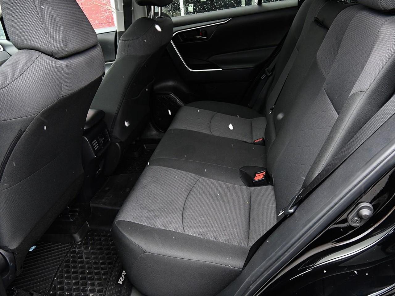 2025 Toyota RAV4 LE 4dr All-wheel Drive Photo